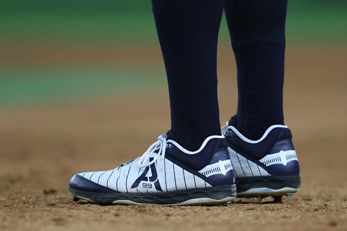 Aaron Judge's white and navy cleats.